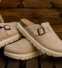 Load image into Gallery viewer, Beige Platform Clog

